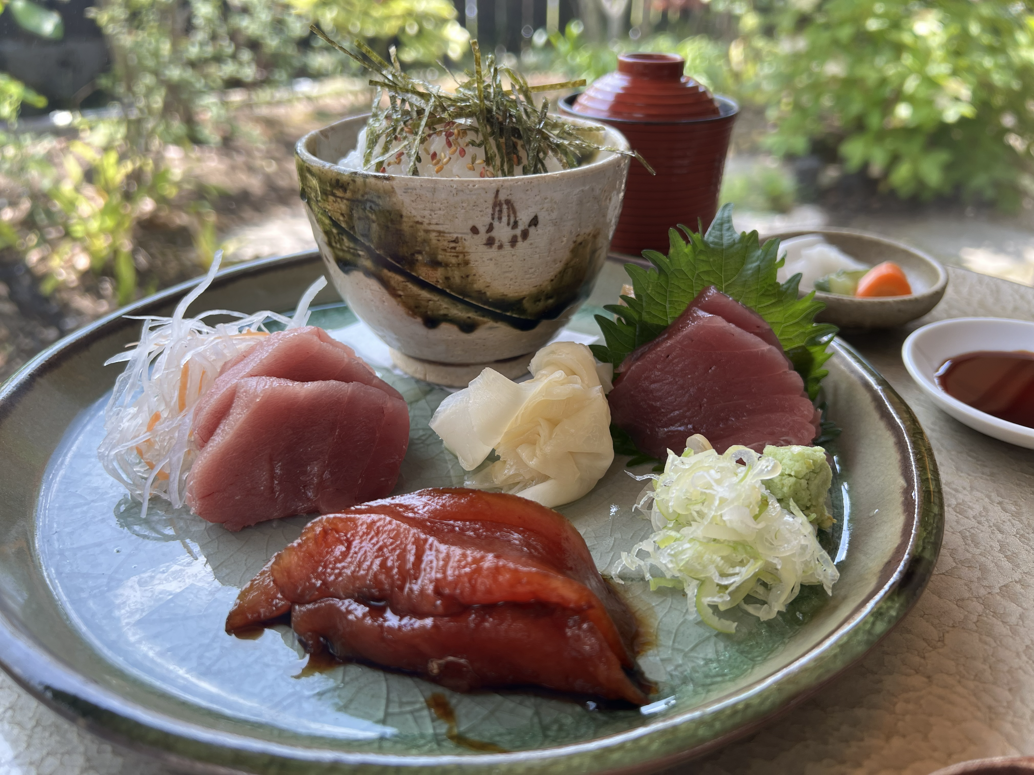 生めばちまぐろ丼